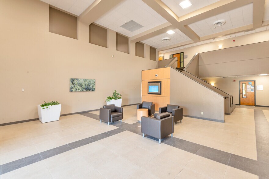 More Photos Of 10250 N 92nd St, Scottsdale Medical For Lease