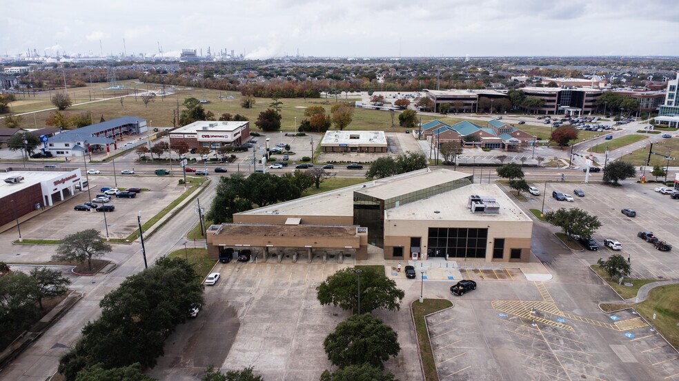 More Photos Of 4000 Garth Rd, Baytown Medical For Sale