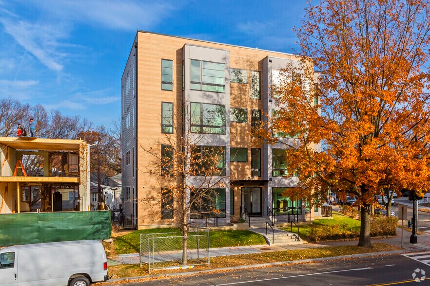 More Photos Of 5301 Connecticut Ave NW, Washington Apartments For Sale