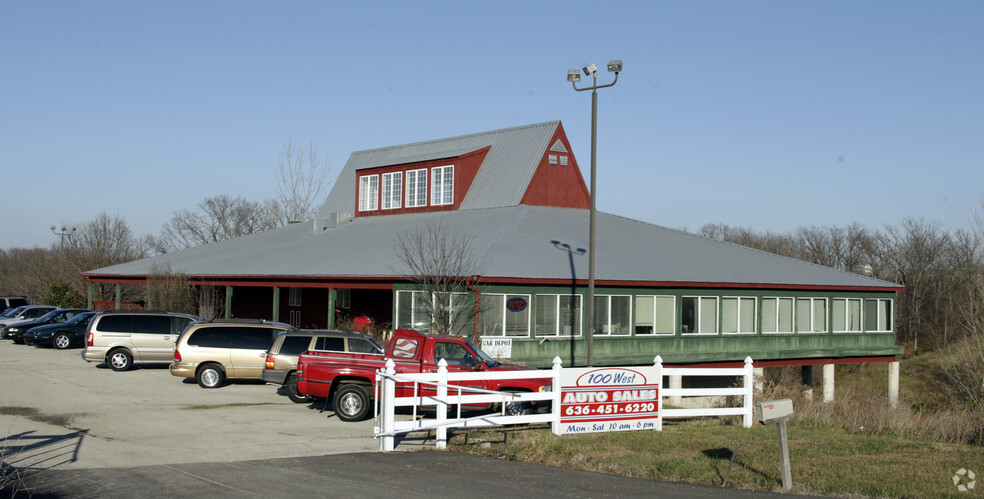 Primary Photo Of 3375 Highway 100, Villa Ridge Restaurant For Lease