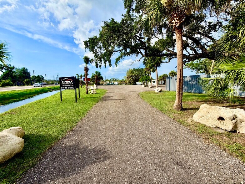 More Photos Of 1322 N Pinellas Ave, Tarpon Springs Office For Sale