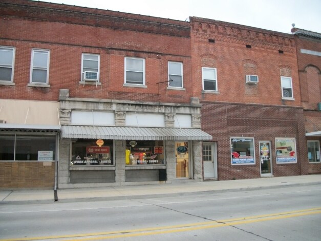 Primary Photo Of 211-213 W Main St, Staunton Storefront Retail Residential For Lease