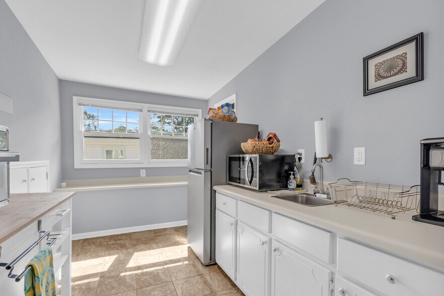 More Photos Of 100 Whitsett St, Greenville Office For Lease