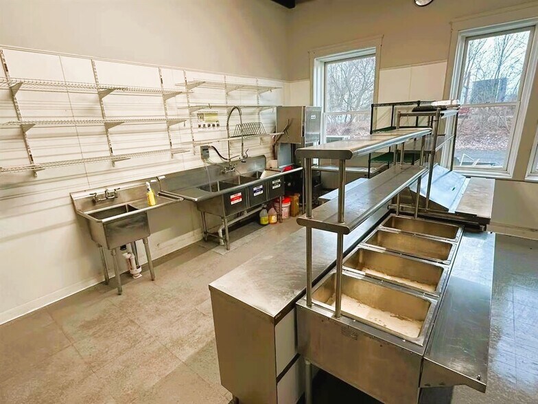More Photos Of 358 Broad St, Waverly Office For Sale