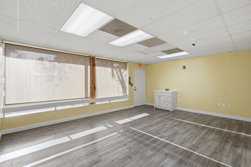 More Photos Of 346 N Volusia Ave, Orange City Office For Lease