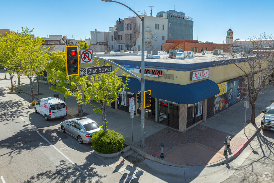 Primary Photo Of 2025 Chester Ave, Bakersfield Storefront For Lease