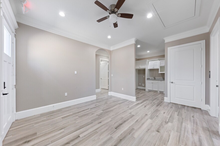 More Photos Of 12422 Spring Cypress Rd, Tomball Medical For Lease