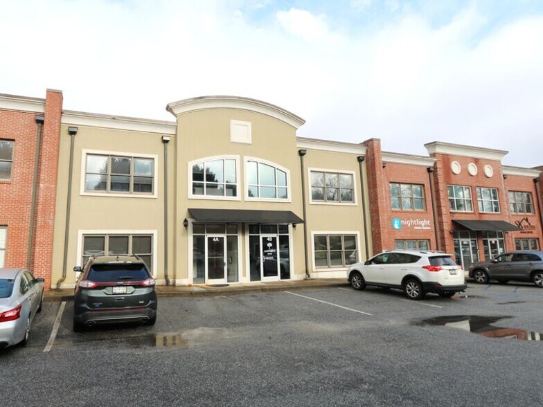More Photos Of 955 W Wade Hampton Blvd, Greer Office For Lease