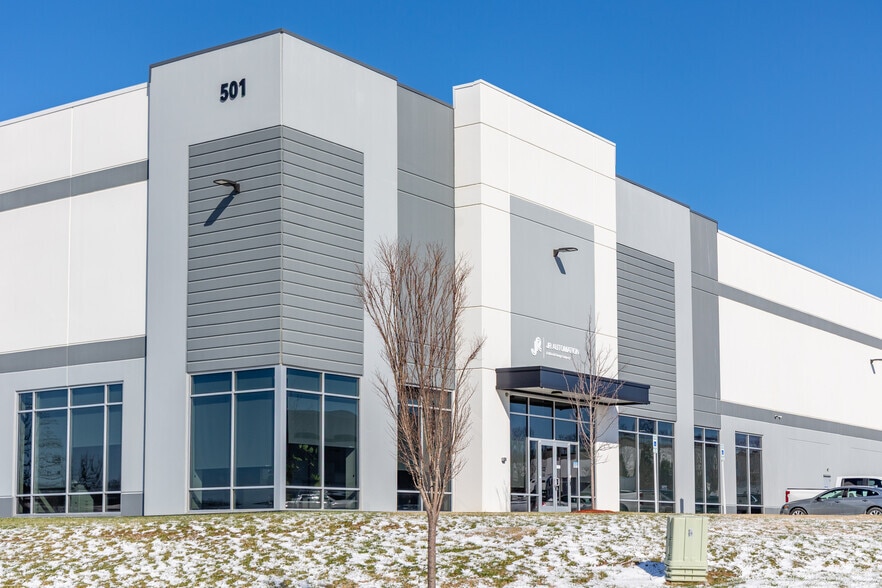 More Photos Of 501 Airpark Commerce Dr, Nashville Warehouse For Lease