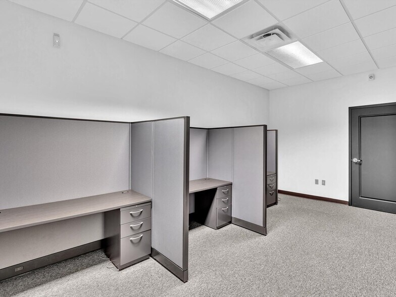 More Photos Of 2200 N University Dr, Sunrise Warehouse For Lease