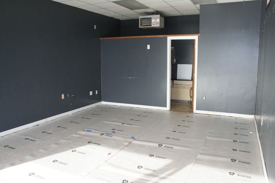 More Photos Of 585 Hazard Ave, Enfield Freestanding For Lease