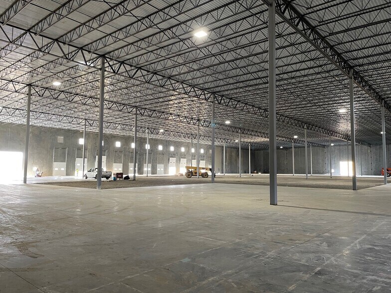 More Photos Of 11200 Industrial Park Dr, Evansville Manufacturing For Lease