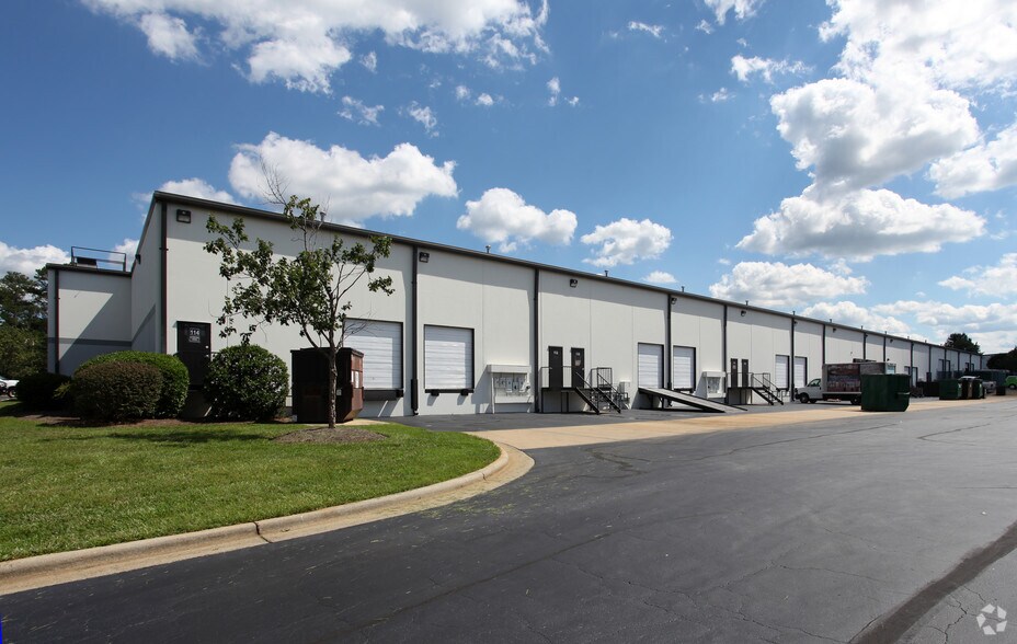 More Photos Of 2201 Brentwood Rd, Raleigh Light Distribution For Lease