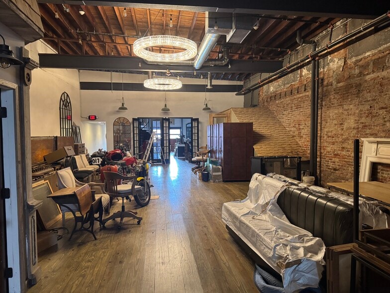 More Photos Of 414 Northampton St, Easton Restaurant For Lease