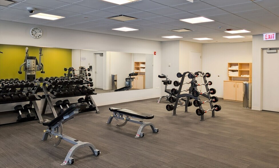 More Photos Of 10 S Riverside Plz, Chicago Office For Lease