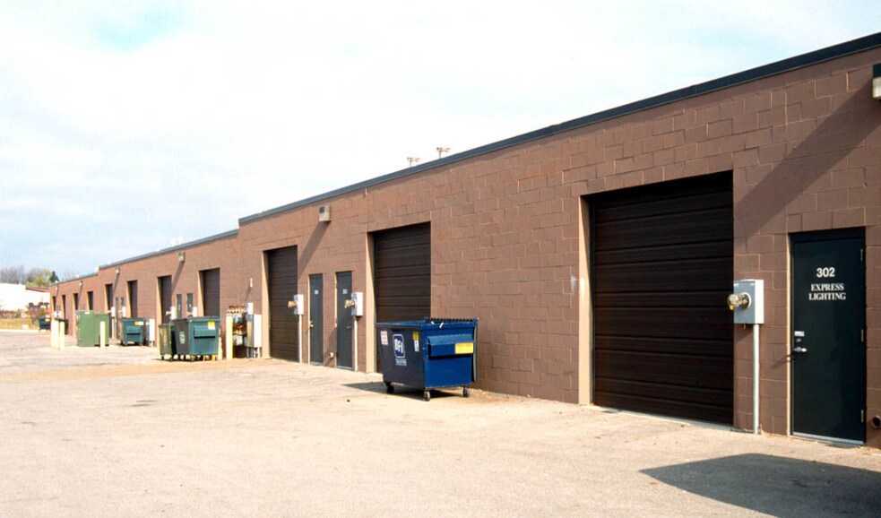 More Photos Of 30W250 Butterfield Rd, Warrenville Warehouse For Lease
