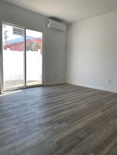 More Photos Of 5642 Klump Ave, North Hollywood Apartments For Sale