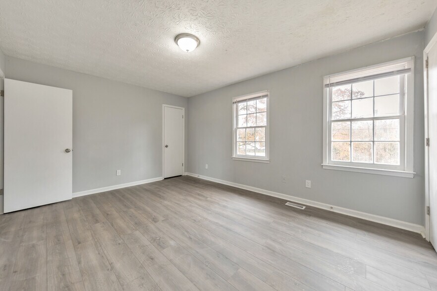 More Photos Of 122 Toby Springs Ln, McDonough Apartments For Sale