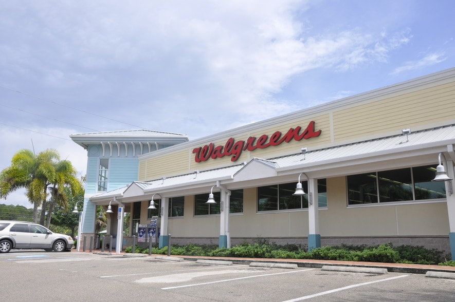 More Photos Of 12955-12975 Collier Blvd, Naples Unknown For Lease