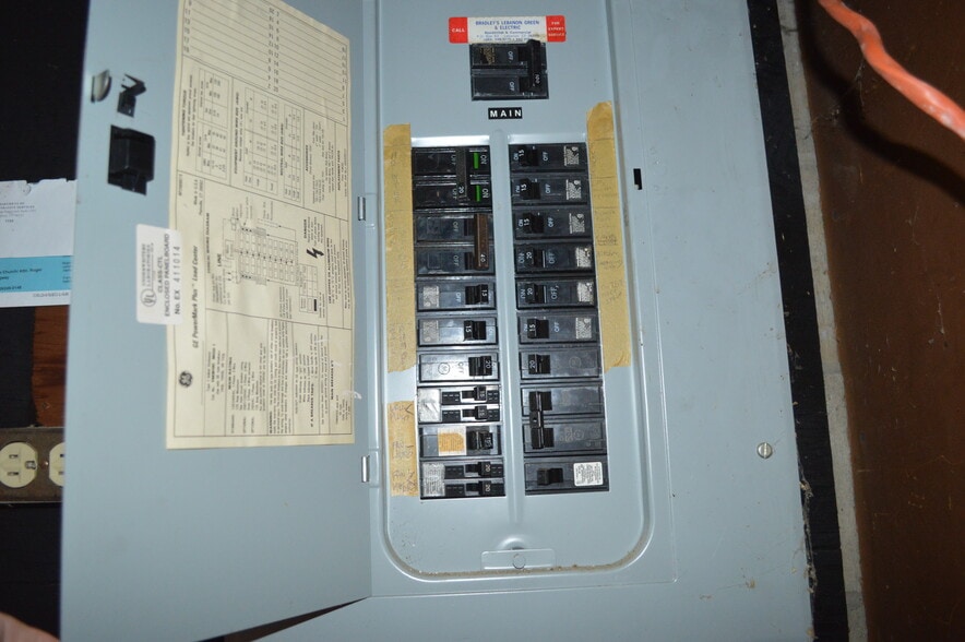 More Photos Of 857 Goshen Hill Rd, Lebanon Flex For Sale