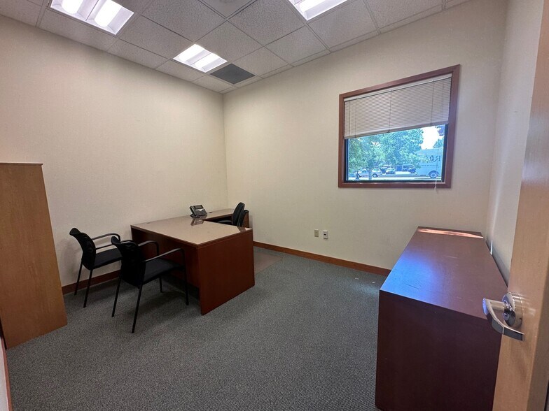 More Photos Of 2710 Commercial St SE, Salem Bank For Lease
