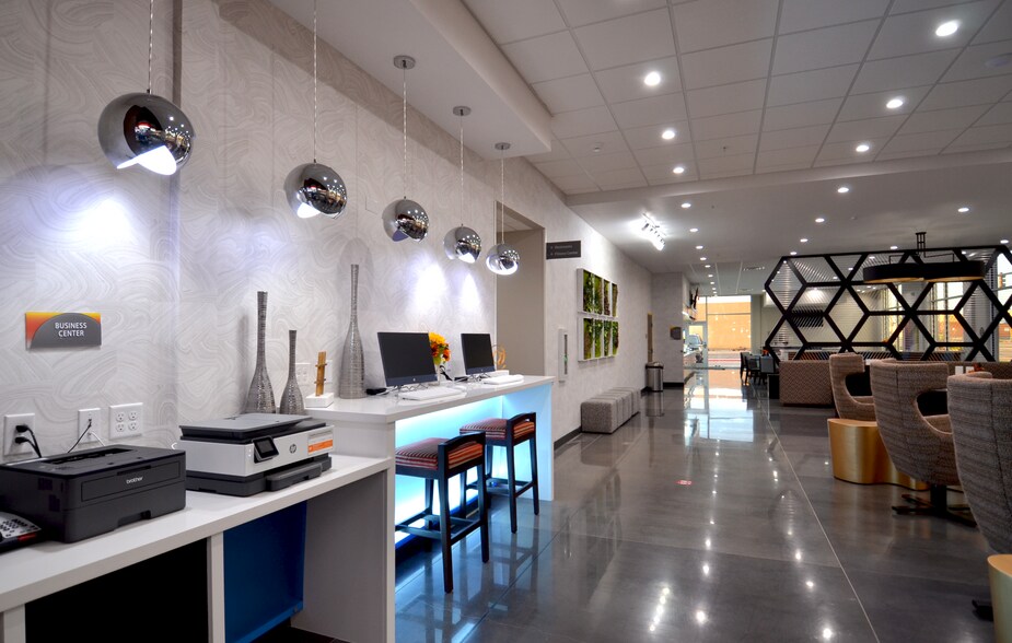 More Photos Of 123 W Maine Ave, Enid Hotel For Sale