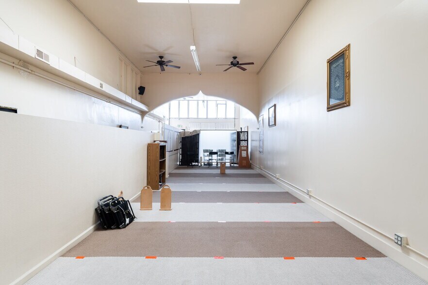More Photos Of 4820 International Blvd, Oakland Storefront For Lease