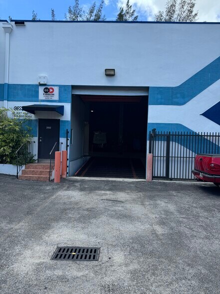 More Photos Of 2050-2052 NW 93rd Ave, Miami Warehouse For Lease