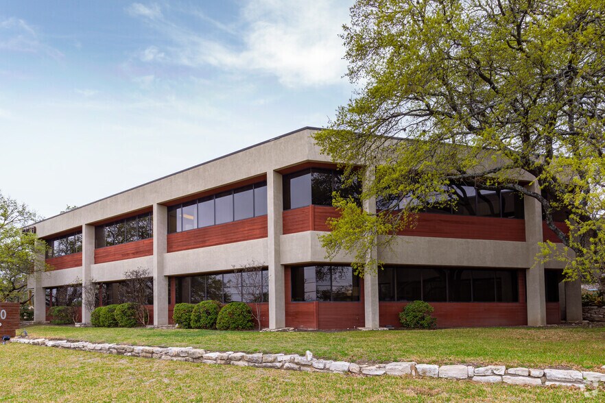 More Photos Of 5900 Balcones Dr, Austin Office For Lease