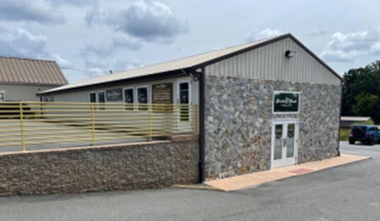 More Photos Of 1091 Burnbridge Rd, Forest Light Manufacturing For Lease