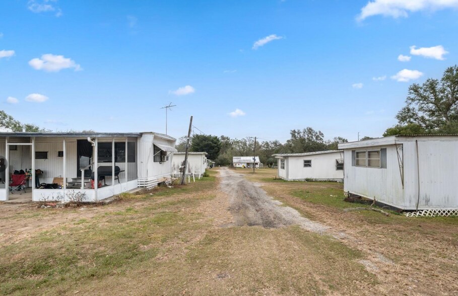 More Photos Of 6831 Wire Rd, Zephyrhills Manufactured Housing Mobile Home Park For Sale