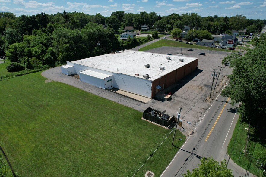 More Photos Of 660 S Diamond St, Mansfield Freestanding For Lease