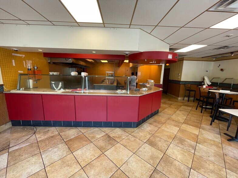 More Photos Of 1270-1280 Montauk Hwy, Oakdale Unknown For Lease