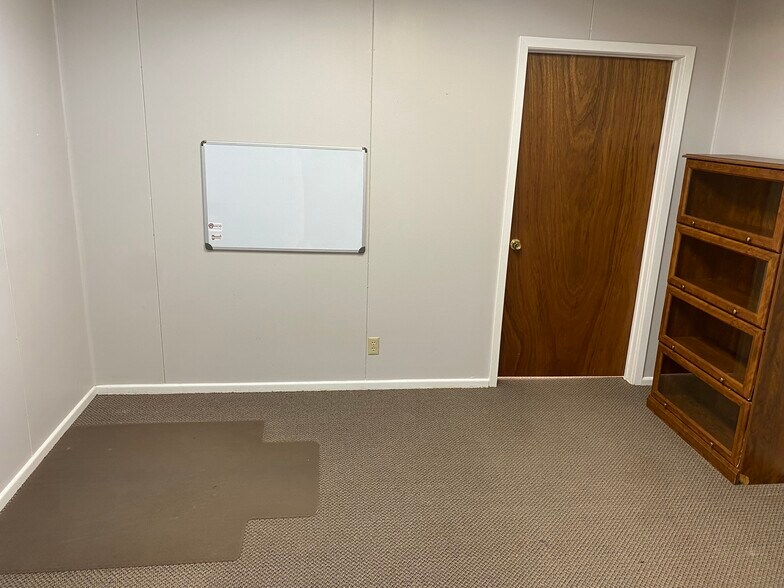 More Photos Of 8051 Seymour Hwy, Wichita Falls Warehouse For Lease
