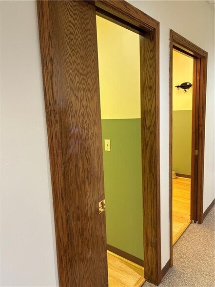 More Photos Of , Trimble Office For Sale