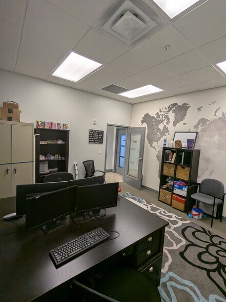 More Photos Of 7065 Westpointe Blvd, Orlando Loft Creative Space For Sale