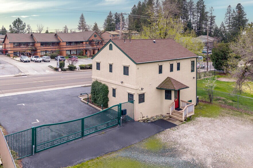 More Photos Of 1072 E Main St, Grass Valley Office For Sale
