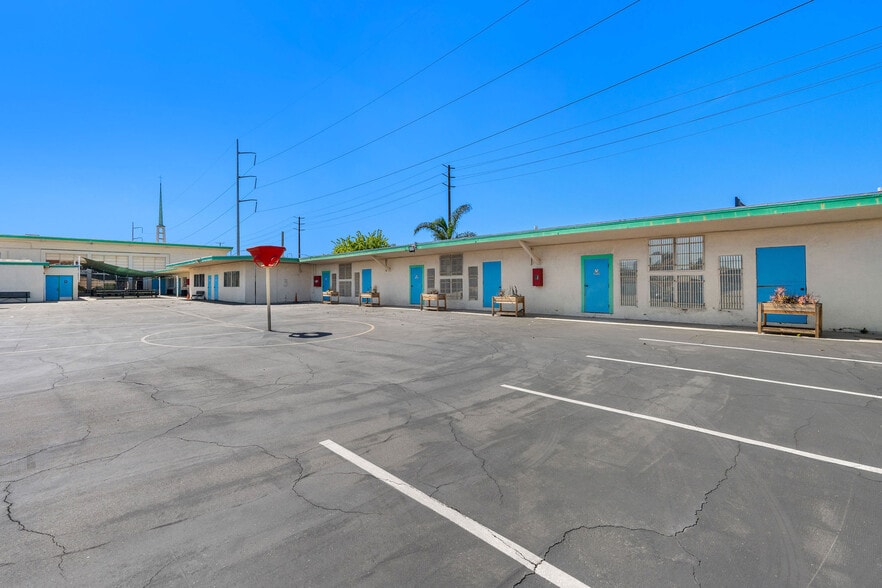 More Photos Of 4755 130th st, Hawthorne Schools For Lease