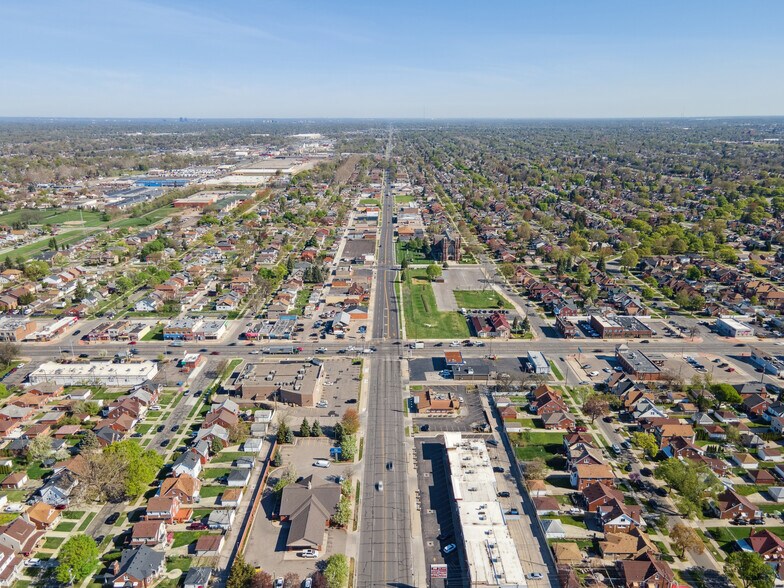 More Photos Of 13601 W Warren Ave, Dearborn Drugstore For Sale