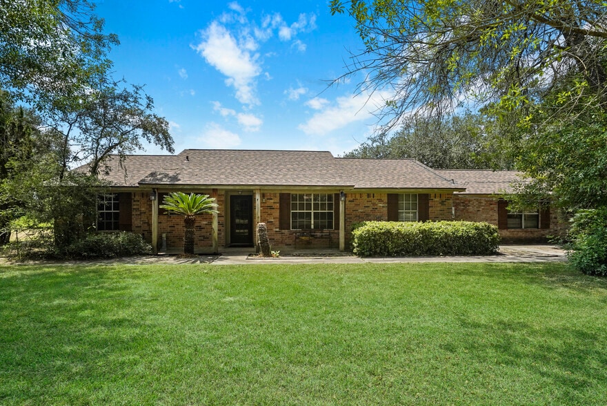 More Photos Of 19493 Keenan Cut Off Rd, Montgomery Office Residential For Sale