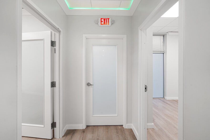 More Photos Of 550 Heights Blvd, Houston Freestanding For Lease