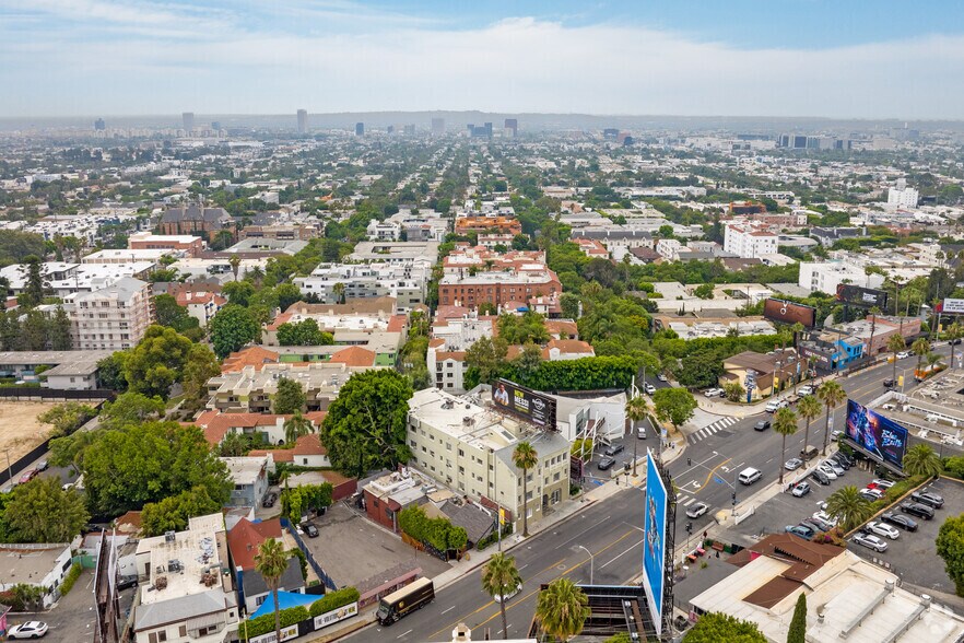 More Photos Of 8228 W Sunset Blvd, Los Angeles Office For Lease