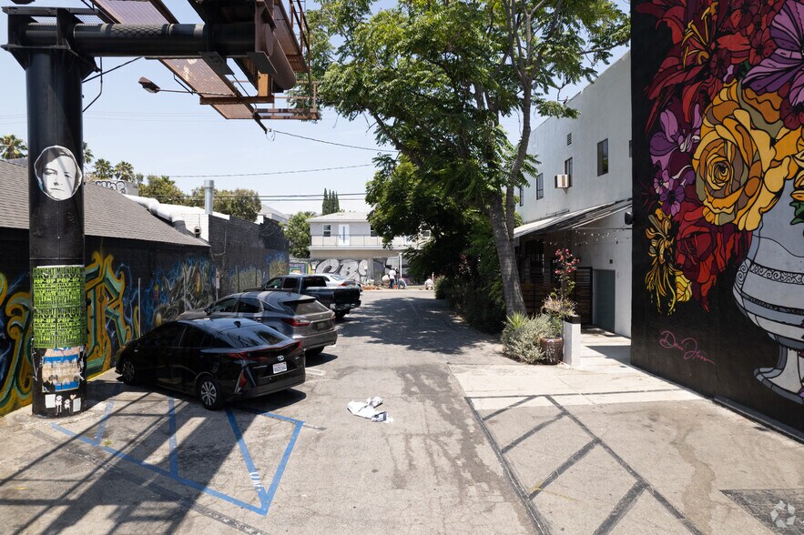 More Photos Of 7309-7315 Melrose Ave, Los Angeles Restaurant For Lease