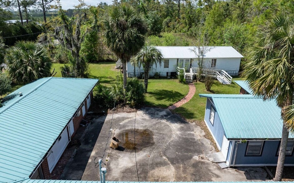 More Photos Of 7601 133rd Rd, Live Oak Assisted Living For Sale