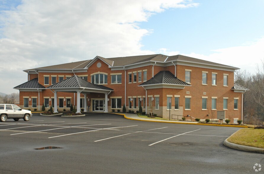 Primary Photo Of 3090 Electric Rd, Roanoke Medical For Lease