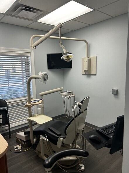 More Photos Of 1345 Hembree Rd, Roswell Medical For Lease