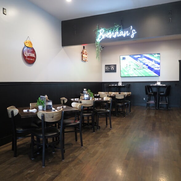 More Photos Of 139 E Walnut St, Oglesby Restaurant For Sale