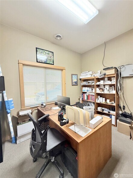 More Photos Of 509 Okoma Dr, Omak Office For Sale