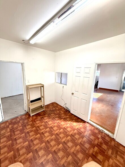 More Photos Of 5363 Venice Blvd, Los Angeles Auto Repair For Lease