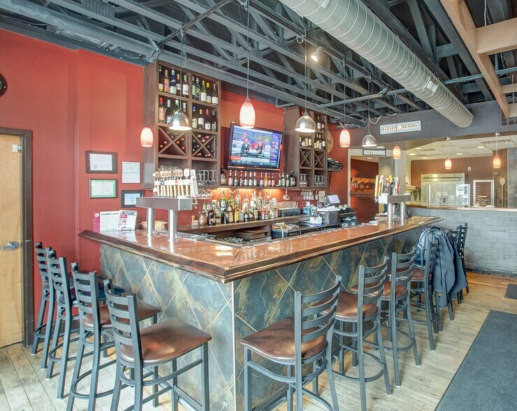 More Photos Of 921 S Arbor Vitae, Edwardsville Freestanding For Sale